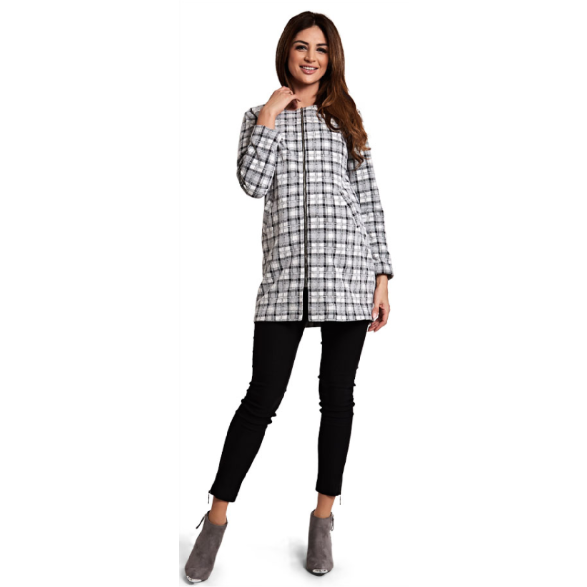 manteau à carreaux pour sortir avec style durant sa grossesse