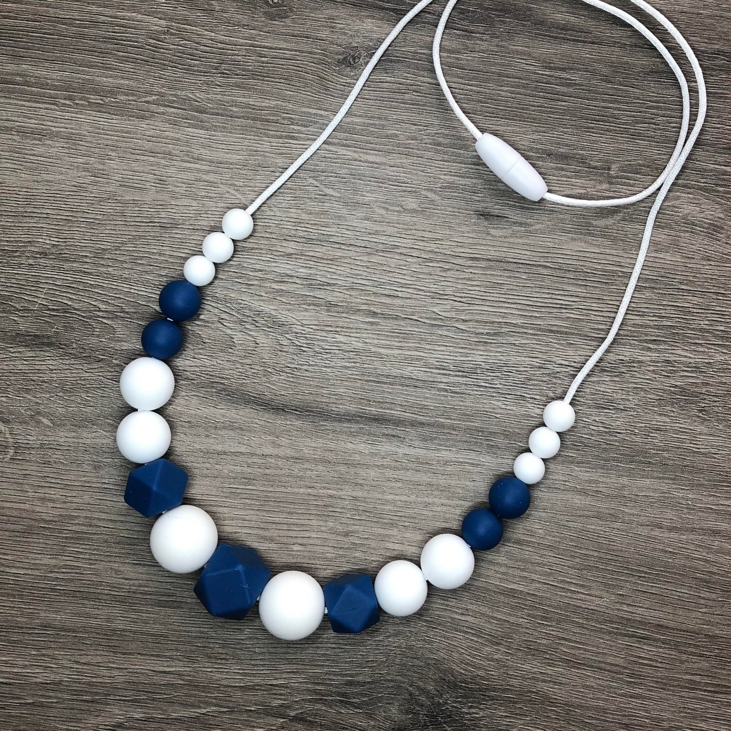 Collier d'allaitement de très haute qualité - silicone alimentaire - made in France - ma Graine de Cigogne