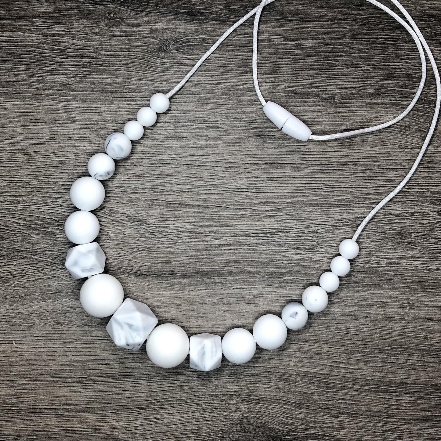 Collier d'allaitement de très haute qualité - silicone alimentaire - made in France - ma Graine de Cigogne