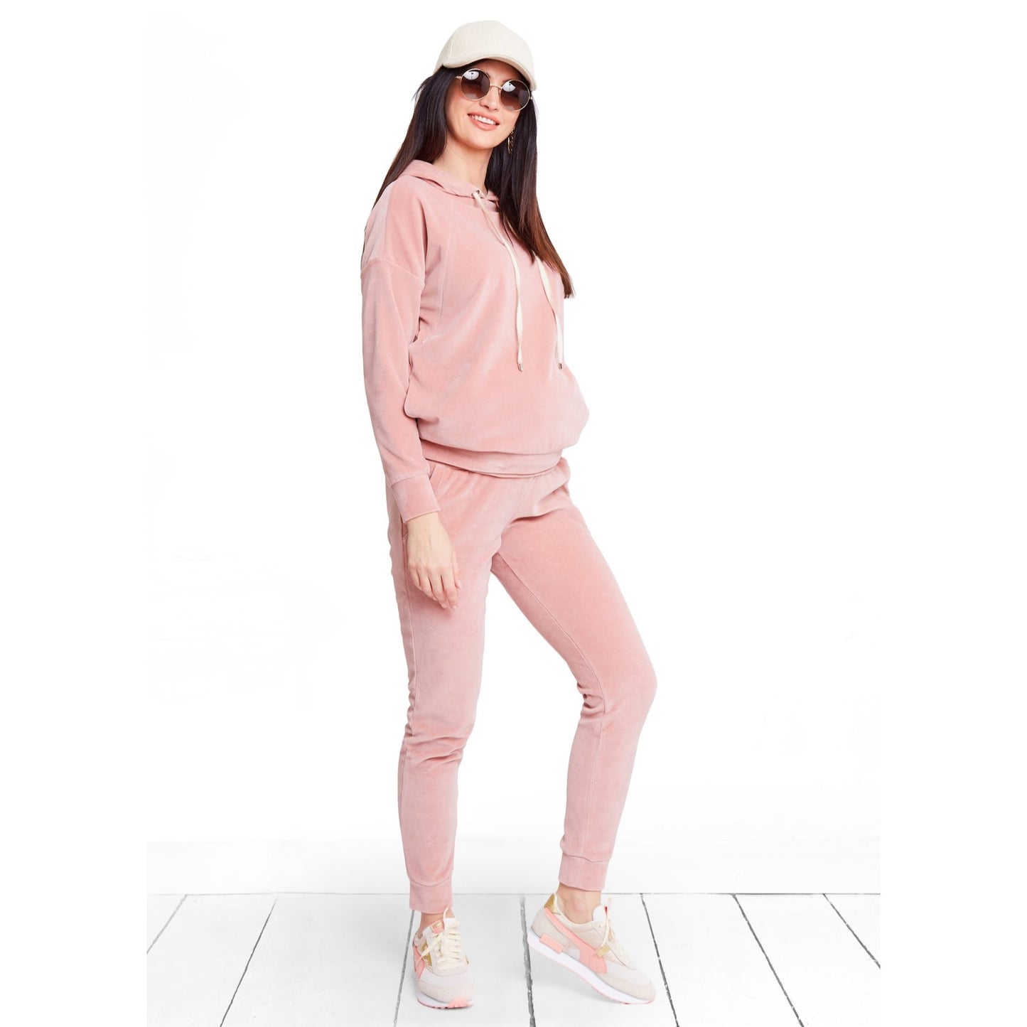 Pantalon de grossesse en velours, un incontournable pour votre grossesse