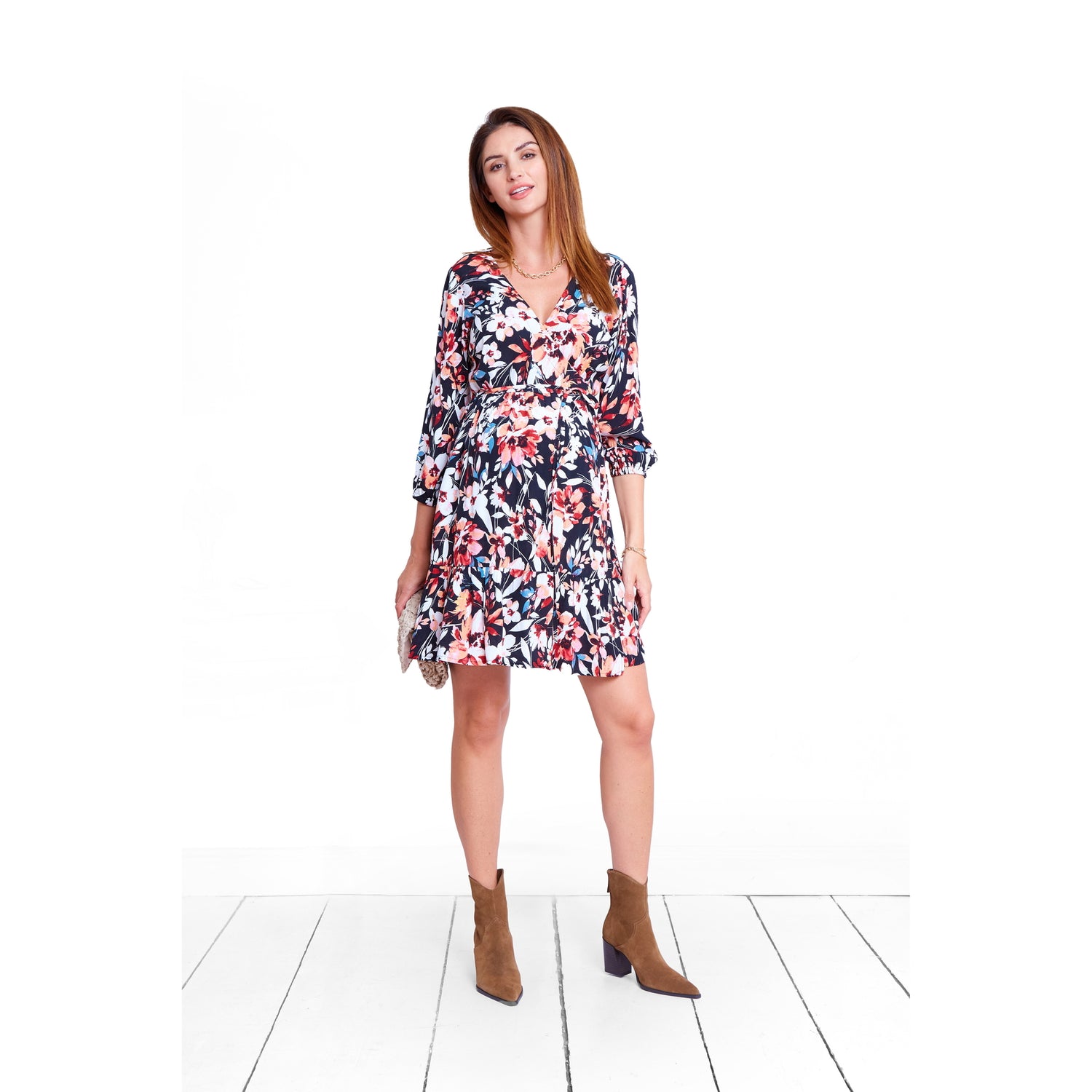 robe de grossesse en imprimé original parfait pour allaitement grâce à son décolleté 