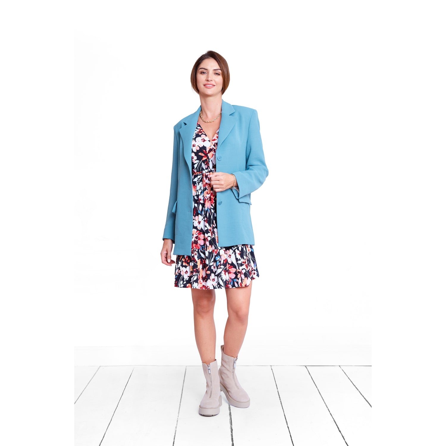 robe de grossesse en imprimé original parfait pour allaitement grâce à son décolleté 