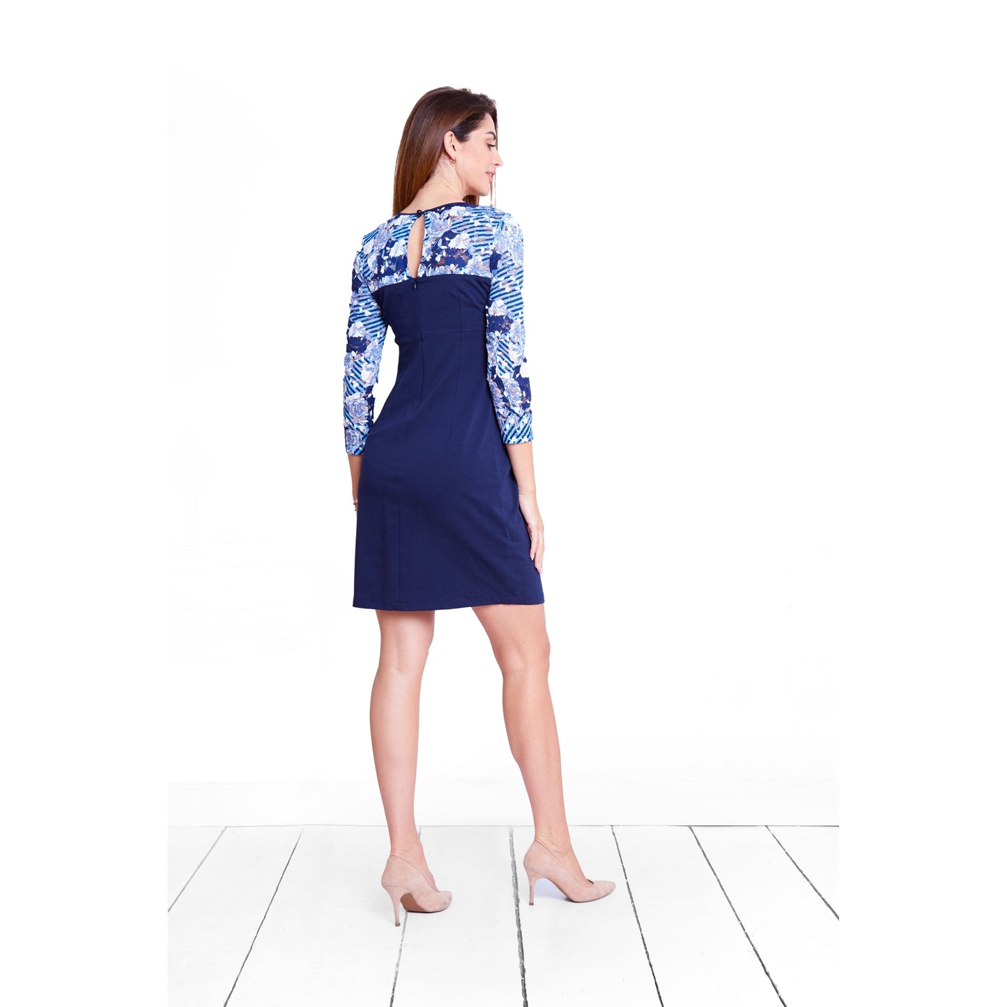 robe de grossesse en dentelle chic et  courte